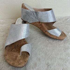 Donald Pliner Gretts Cork Wedge Heel Sandal Sz 8 M Silver Metallic Toe Ring NEW
